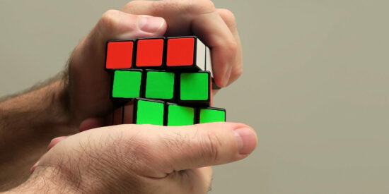 Rubik hand-2208491