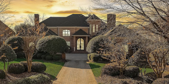 $2,900,000_ 18901 Peninsula Club Dr